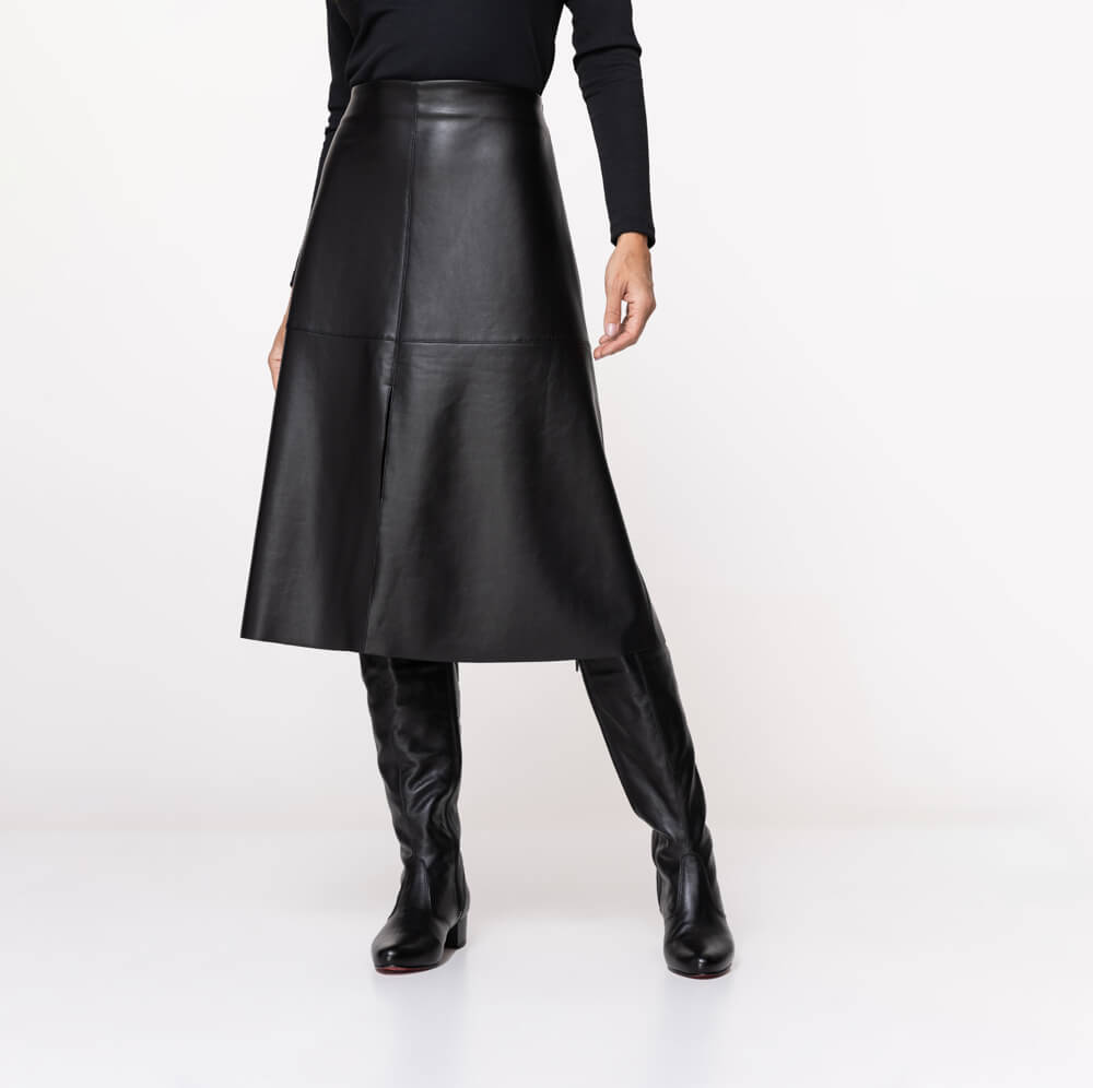 Saia Feminina em Courino Forrada - 2510 Preto