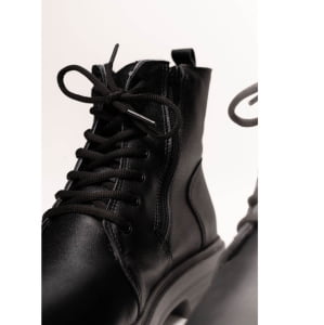 Botas Forradas com Lã Natural de Carneiro Coturno Sola Tratorada - 323cGI Preto