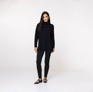 Blusa Ampla Feminina em Tricô Pluma Gola Boba - 25117 Preto