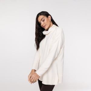 Blusa Ampla Feminina em Tricô Pluma Gola Boba - 25117 Off White