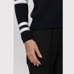 Blusa Feminina em Tricô Aveludado em Listras - 26136 Branco/Preto