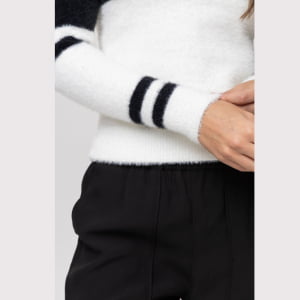 Blusa Feminina em Tricô Aveludado em Listras - 26136 Preto/Branco