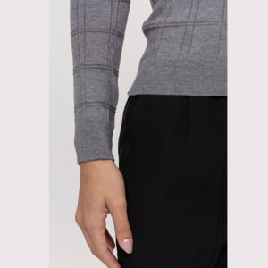 Blusa Feminina em Tricô Quadriculado - 26165 Cinza