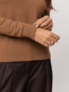 Suéter Feminino em Tricô Pluma Gola Alta - 26141 Marrom Bronze