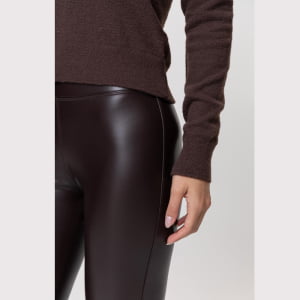 Suéter Feminino em Tricô Pluma Gola Alta - 26141 Marrom Expresso